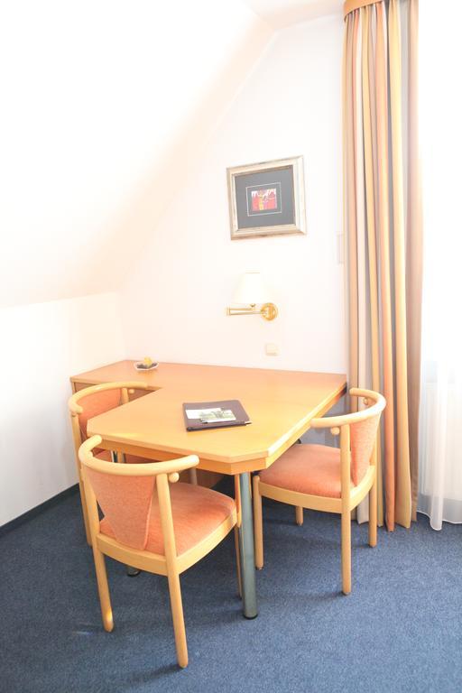 Hotel Am Ostpark Neubiberg Camera foto