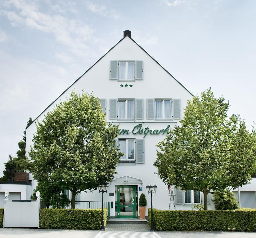 Hotel Am Ostpark Neubiberg Esterno foto