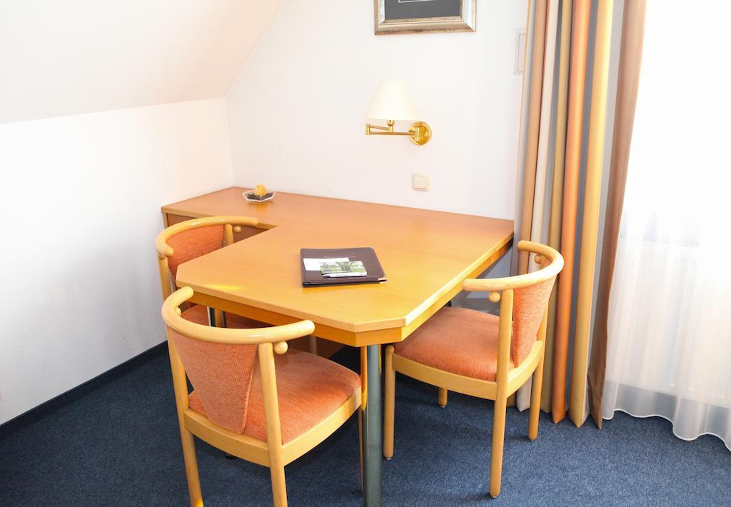 Hotel Am Ostpark Neubiberg Camera foto