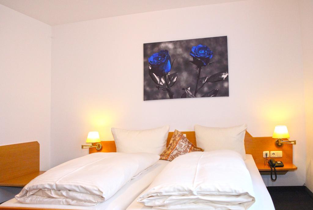 Hotel Am Ostpark Neubiberg Camera foto