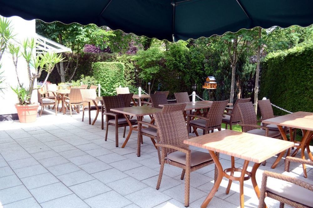 Hotel Am Ostpark Neubiberg Esterno foto