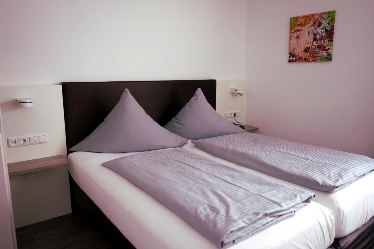 Hotel Am Ostpark Neubiberg Esterno foto